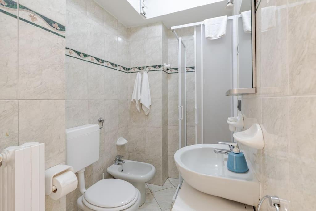 Casa Regina 3, Nel Centro Di Alba! Appartement Buitenkant foto